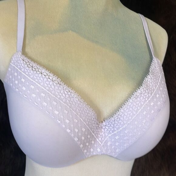 Victoria’s Secret bra 32D (4120) - Picture 2 of 7